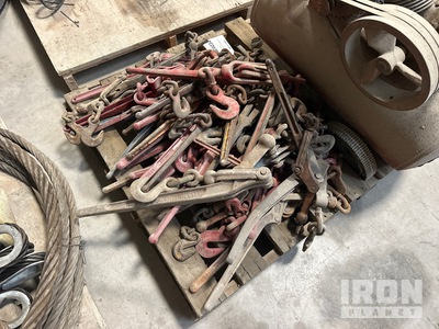 Quantity of Chain binders and air compressor