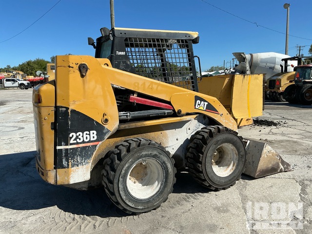 2004 Cat 236B Skid Steer Loader in Tampa, Florida, United States ...