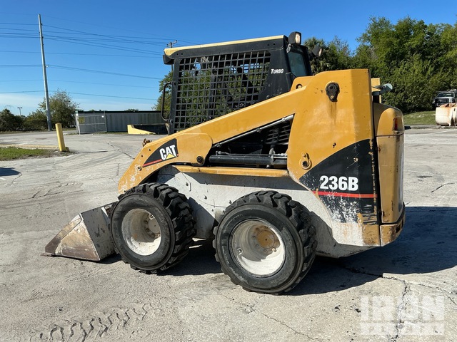 2004 Cat 236B Skid Steer Loader in Tampa, Florida, United States ...
