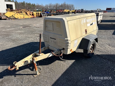 Ingersoll Rand 185 185 cfm Mobile コンプレッサー