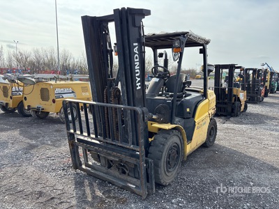 2017 Hyundai 35D-9A 7150 lb Pneumatic Tire Carretilla Elevadora (Inoperable)