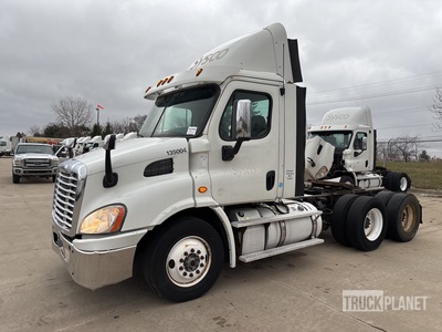 2016 Freightliner Cascadia 113 T/A Day Cab Truck Tractor