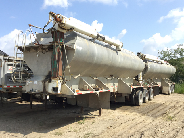 2002 Sudenga Super B-Train Bulk Feed Trailer