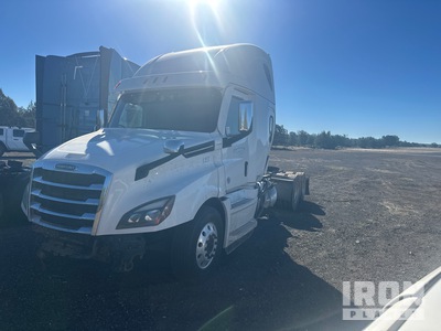 2022 Freightliner Cascadia 6x4 T/A Sleeper Truck Tractor (Inoperable)