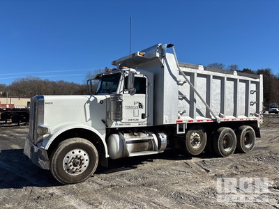 2015 Peterbilt 389 8x4 Camion à benne basculante Tri/E