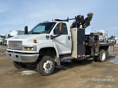 2006 Hiab 077 CLX 3350 kg Knuckle Boom on 2007 GMC C5500 4x4 Crane Truck