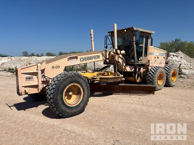 2000 (unverified) Champion 730A VHP Motor Grader