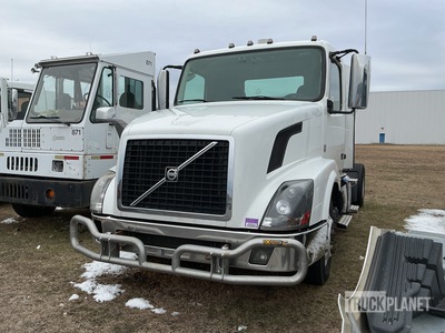 2017 Volvo VNL64T300 6x4 T/A Day Cab Truck Tractor
