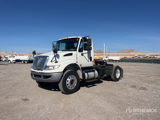 2017 International 4300 SBA 4x2 S/A Day Cab Truck Tractor