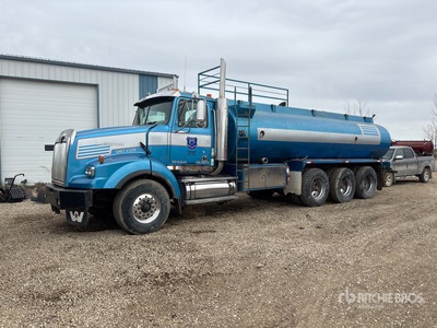 2002 Western Star 4900SA 8x6 Tanker Truck