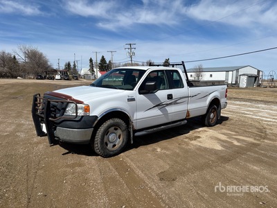 2005 Ford F-150 XL 4x4 Extended Cab Pickup
