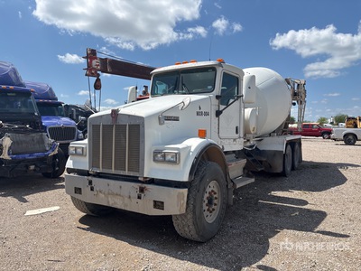 2007 Kenworth W900 8x4 Mixer Truck