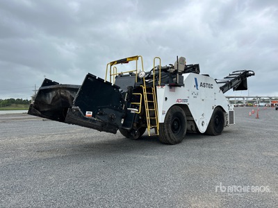 2021 Roadtec SB3000E Wheel Asphalt Transfer Machine