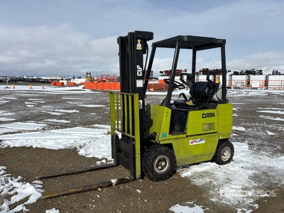 1989 Clark GPS15 2700 lb Forklift