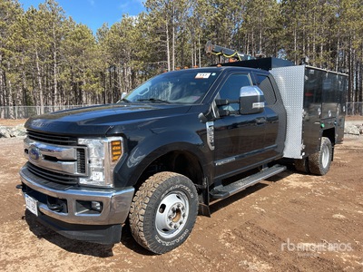 2019 Ford F-350 4x4 Extended Cab Service Truck