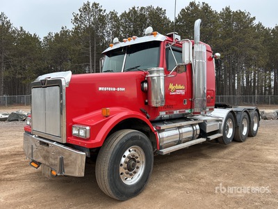 2007 Western Star 4900FA 8x4 Tri/A Sleeper Truck Tractor
