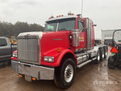 2007 Western Star 4900FA 8x4 Tri/A Sleeper Truck Tractor