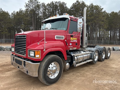 2016 Mack CHU613 8x4 Tracteur routier