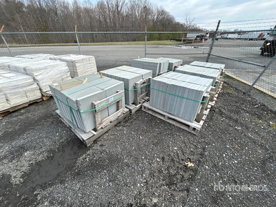 Quantity of (7) Pallets of Bluestone Landscaping Paver Steen
