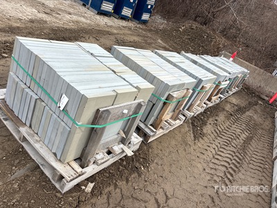 Quantity of (7) Pallets of Bluestone Landscaping Paver Steen (Unused)