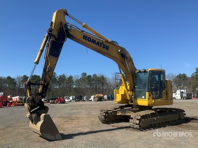 2016 Komatsu PC228USLC-10 Pelle Hydraulique sur Chenilles