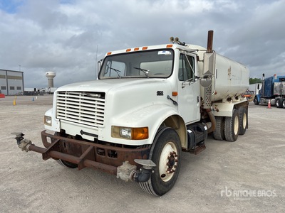 2000 International 4900 6x4 Water Truck