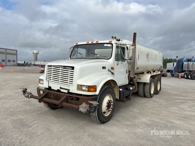 2000 International 4900 6x4 Water Truck