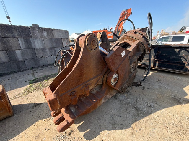 Cat MP40 180 in Demolition Pulverizer Cat MP40 180 in Demolition Pulverizer