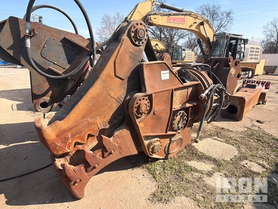 La Bounty UP40 120 in Demolition Pulverizer