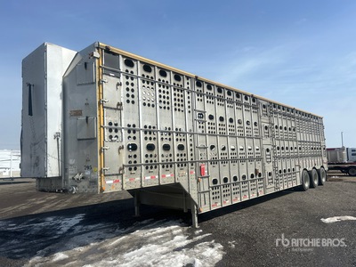 2003 Merritt ATT 53 ft Tri/A Livestock Trailer