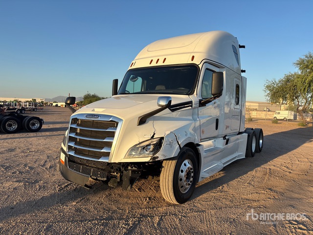 2022 Freightliner Cascadia 126 6x4 T/A Sleeper Truck Tractor