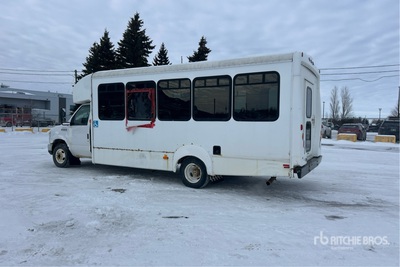 2016 Ford E-450 Econoline 4x2 18-Seat Mini Bus