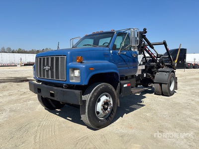 2002 Chevrolet C8500 Container delivery truck شاحنة لرفع ووضع الحاويات