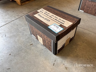 Quantity of (5) Motorola XTS5000 XTS000 800 MHz P25 Digital Portable Radios Model H18UCH9PW7AN, supplied with Antenna, Battery & Charger Radios