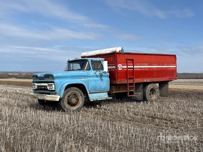GMC 960 4x2 Grain Truck