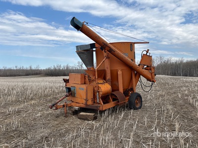 Bearcat 1260 Feed Mixer (Inoperable)