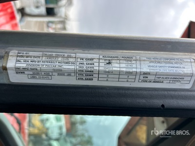 2006 Peterbilt 357 8x4 Camion à benne basculante Tridem