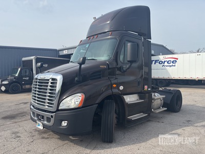 2017 Freightliner Custom CASCADIA 4x2 2-Achs Sattelzugmaschine (Inoperable)