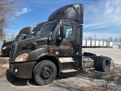 2017 Freightliner Custom CASCADIA 4x2 S/A Day Cab Truck Tractor (Inoperable)