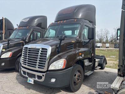 2017 Freightliner Custom CASCADIA 4x2 2-Achs Sattelzugmaschine (Inoperable)