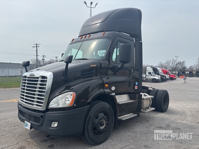 2018 Freightliner Custom CASCADIA 4x2 2-Achs Sattelzugmaschine (Inoperable)