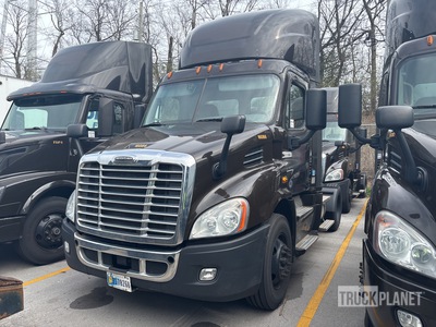 2018 Freightliner Cascadia 113 4x2 S/A Day Cab Truck Tractor (Inoperable)