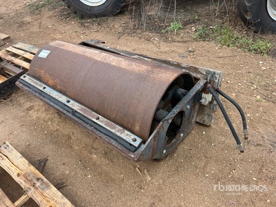 Bobcat 48 in Rouleau vibrant pour chargeuse à différentiel (Inoperable)