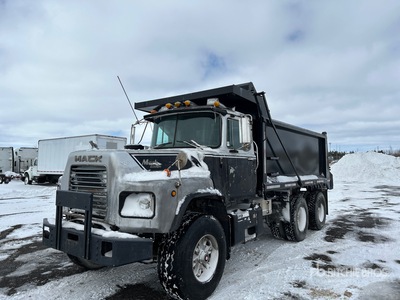 1988 Mack DM600 6x4 T/A Camión dumper