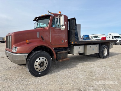 2000 Peterbilt 330 4x2 Table Top Truck