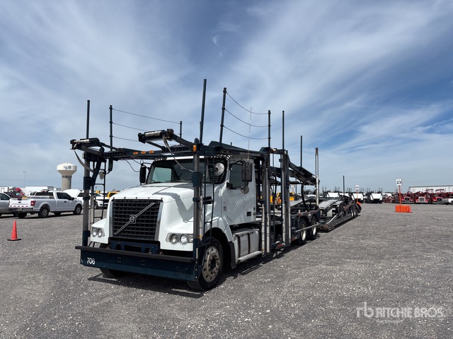 2014 Volvo VAH 6x2 Car Carrier Truck