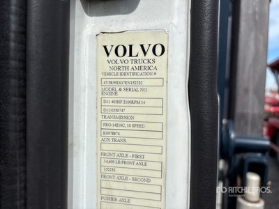 2014 Volvo VAH 6x2 Camión portavehiculos