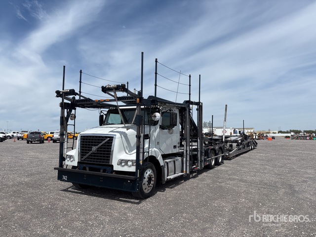 2014 Volvo VAH 6x2 Car Carrier Truck