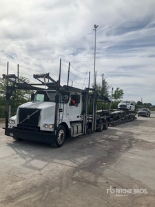 2015 Volvo VAH Car Carrier Truck