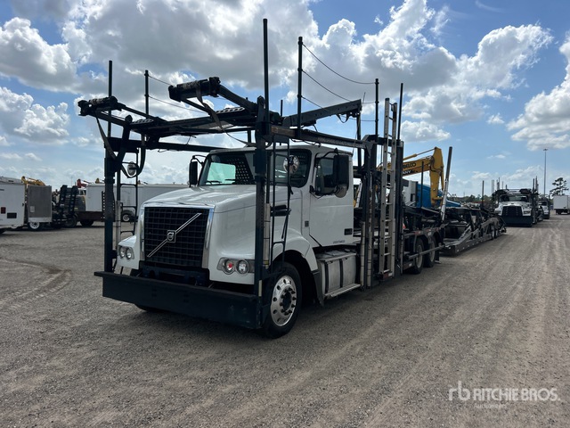 2015 Volvo Truck VAH 6x4 Car Carrier Truck